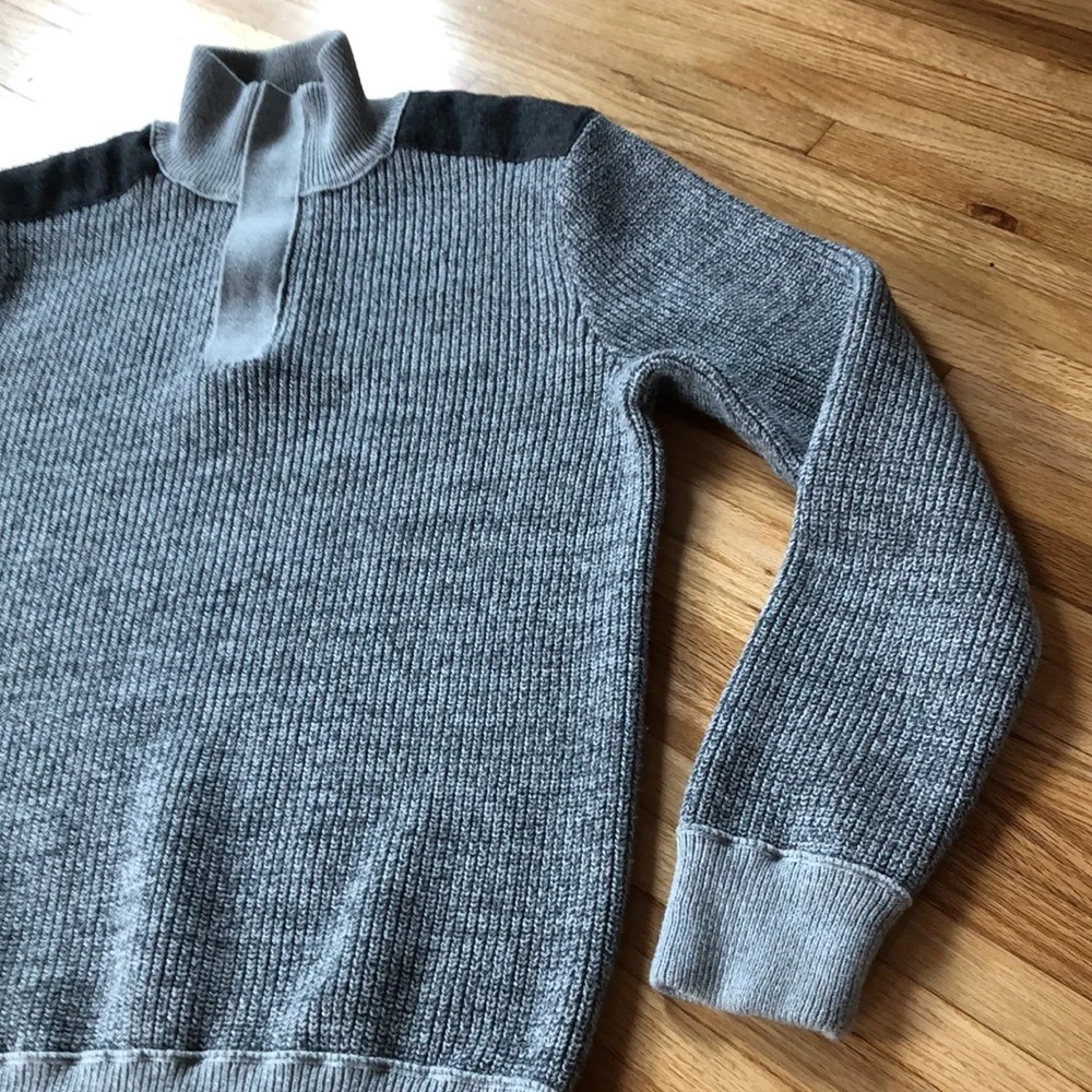 BUNDLE 2/$12 🔥 - BANANA REPUBLIC - Picture 3 of 10